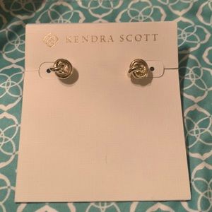 Kendra Scott pre sleigh gold stud earrings
